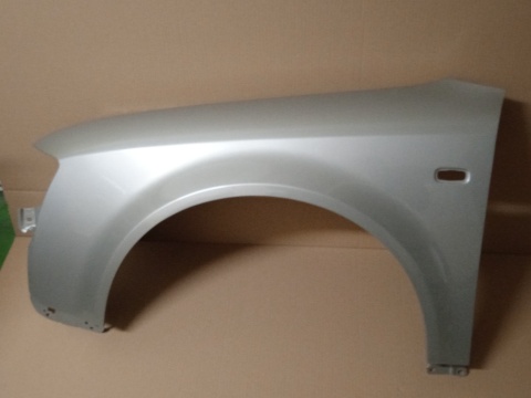 Audi A4 B6 8E 00-04r. błotnik lewy beżowy LY1X