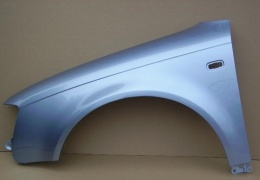 Audi A4 B7 8E 04-08 lewy błotnik srebrny met LY7W