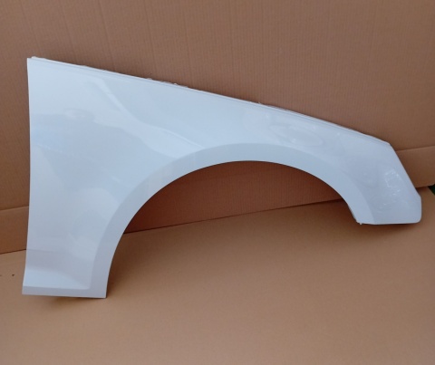 Audi A4 B9 8W 15-19r błotnik prawy biały LY9C