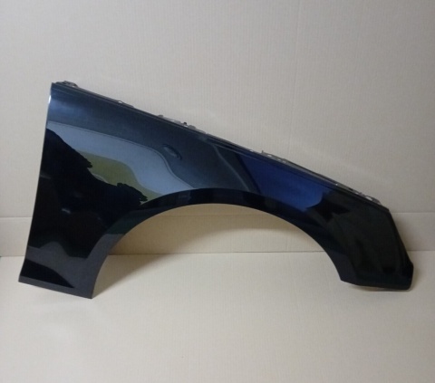 Audi A4 B9 8W 15-19r prawy błotnik czarny LY9T