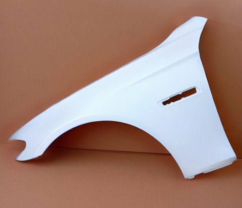 BMW 5 F10 F11 10-17r błotnik lewy biały 300