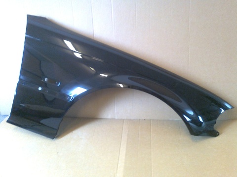 BMW E46 99-03 Coupe prawy błotnik czarny 668