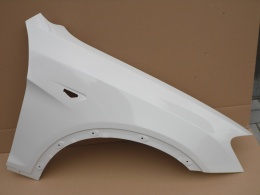 BMW X3, X4, F25, F26 10-17 prawy błotnik biały 300