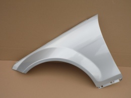 Mercedes C W204 S204 r. 07-14 błotnik lewy w kolorze srebrnym 775