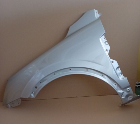 Opel Antara (L07) 06-15r błotnik lewy srebrny 92U