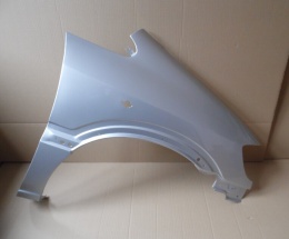 Opel Zafira A 99-05r błotnik prawy srebrny Z157