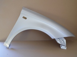 Seat Altea Toledo 04-15r. błotnik prawy srebrny LS7Y