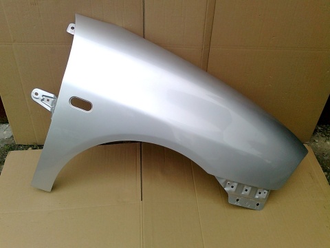 Seat Ibiza Cordoba 6L 02-08r prawy błotnik srebrny LS7N