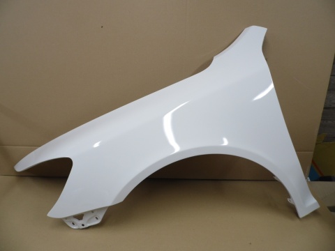 Skoda Octavia 2 II 1Z 09-13r lewy błotnik biały 1026 , LF9E