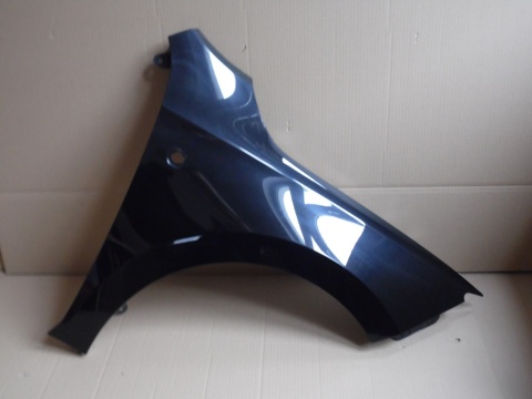 Skoda Rapid (NH) 12-19r. błotnik prawy czarny LF9R