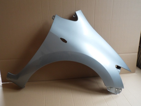 Toyota Auris I (E15) 07-10r Błotnik prawy srebrny 1F8